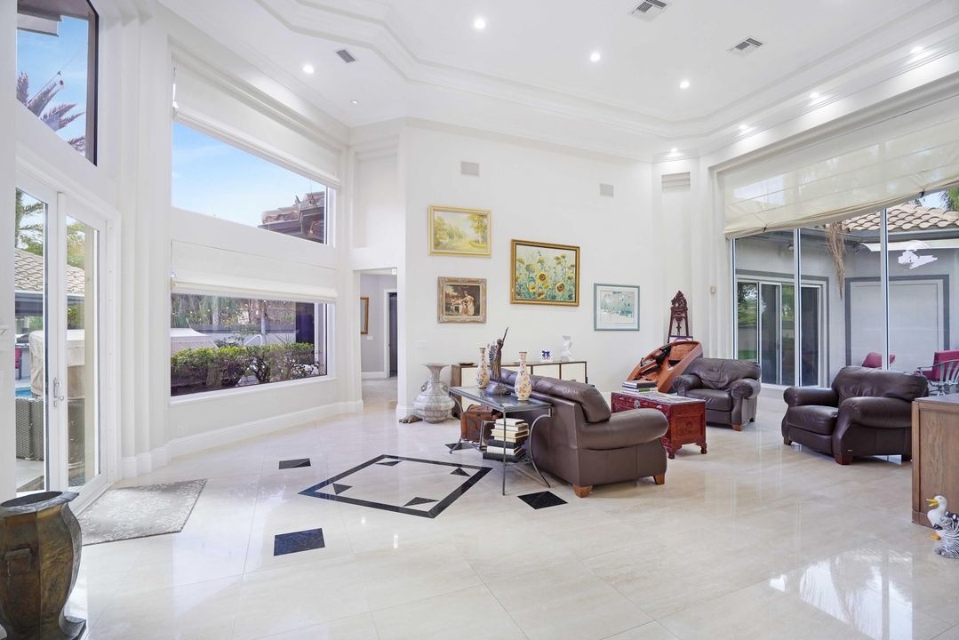 For Sale: $2,500,000 (5 beds, 4 baths, 4693 Square Feet)