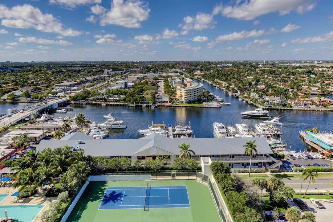 For Sale: $2,999,500 (3 beds, 3 baths, 2726 Square Feet)