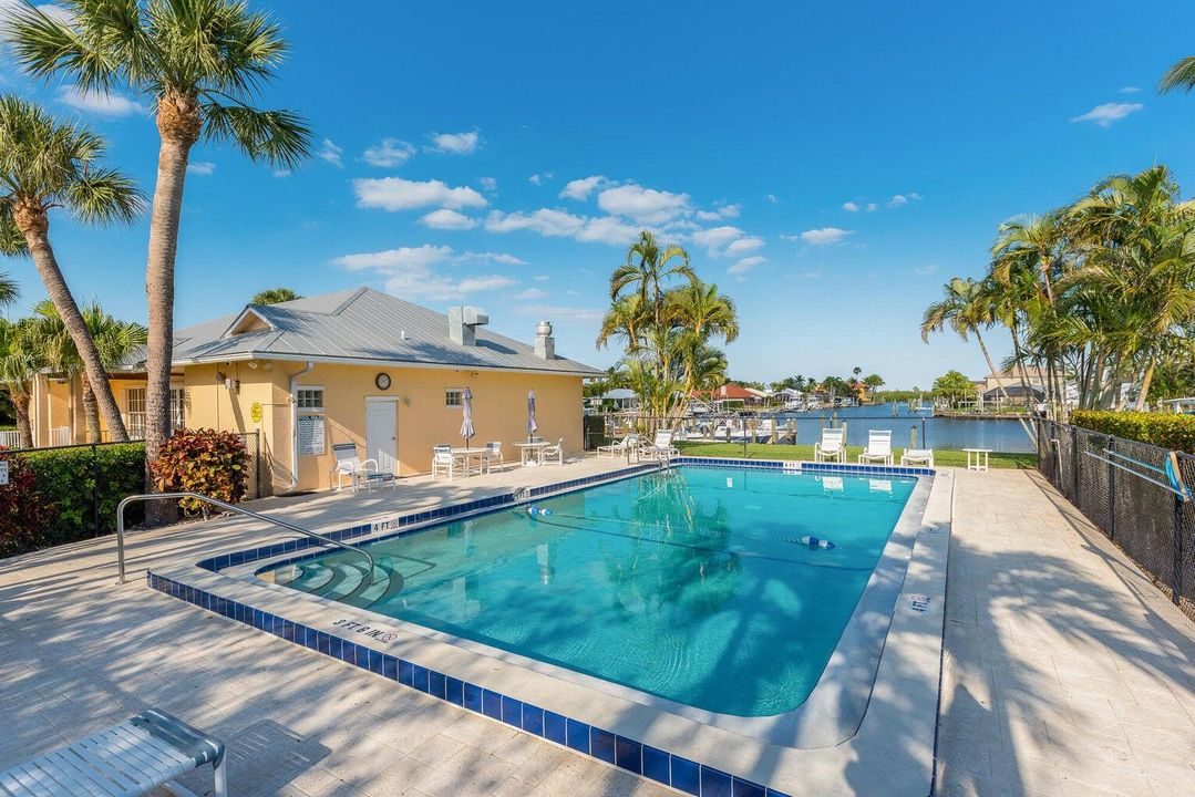 For Sale: $750,000 (3 beds, 2 baths, 1867 Square Feet)