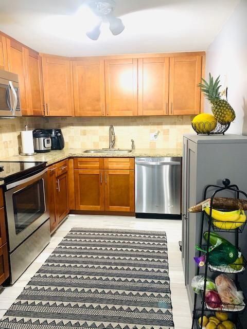 For Rent: $2,250 (2 beds, 2 baths, 1070 Square Feet)