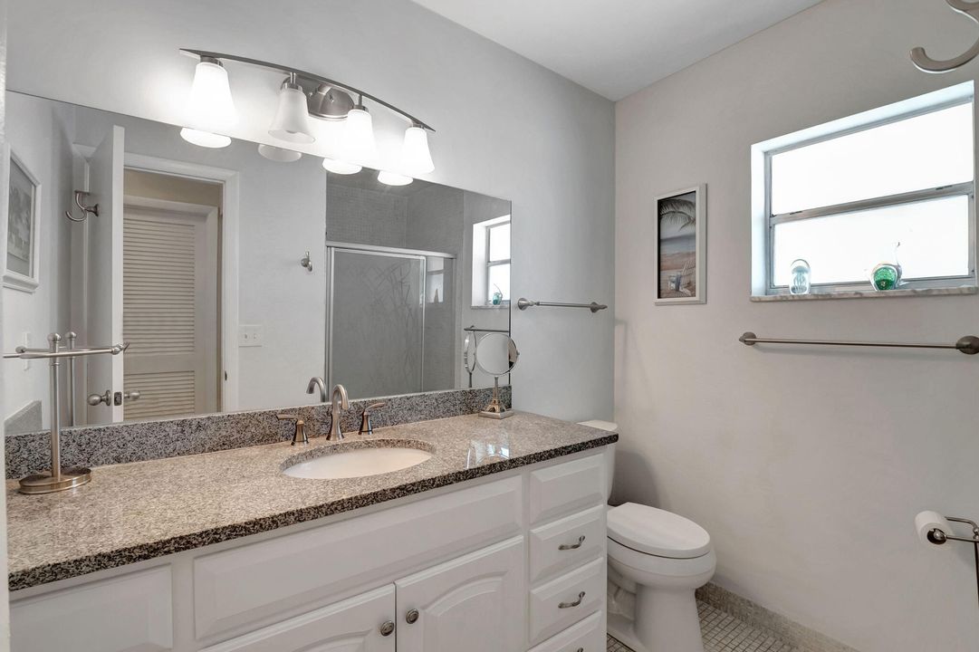 For Sale: $189,000 (2 beds, 2 baths, 978 Square Feet)