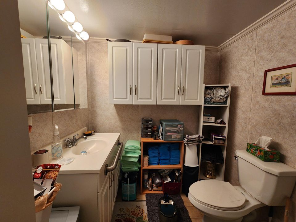 For Sale: $150,000 (2 beds, 1 baths, 792 Square Feet)