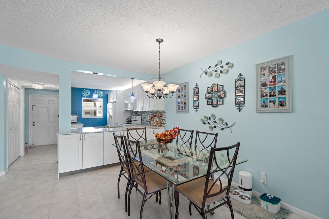 For Sale: $324,990 (2 beds, 2 baths, 1096 Square Feet)