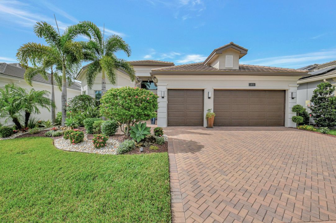 For Sale: $1,450,000 (3 beds, 3 baths, 2685 Square Feet)