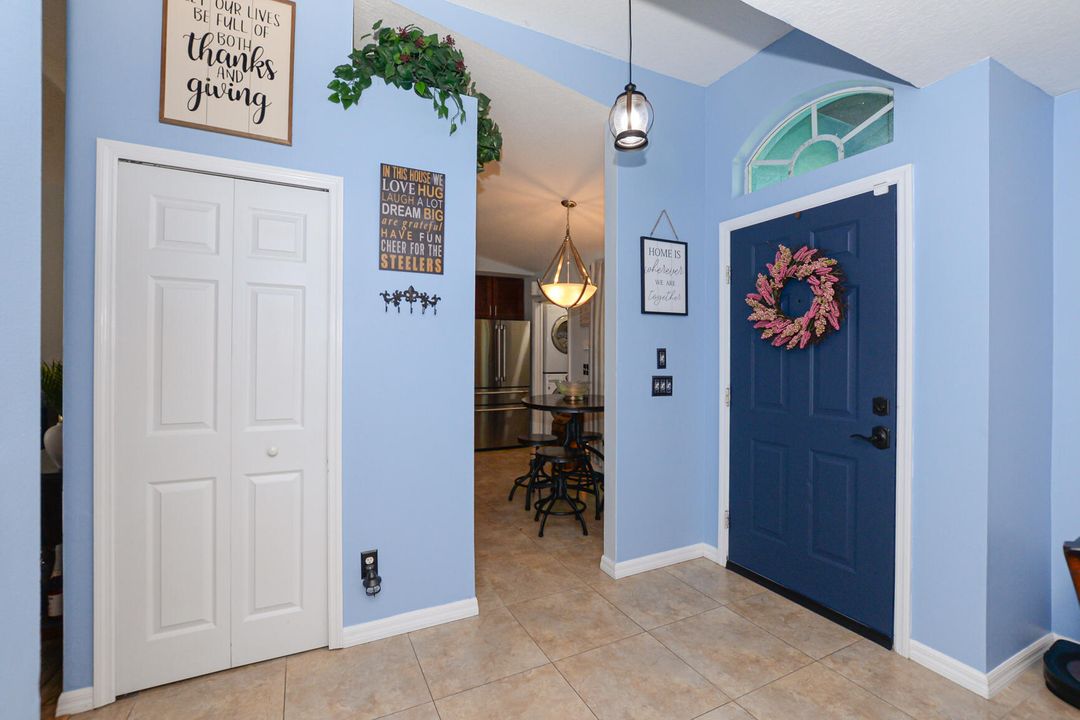 For Sale: $375,000 (3 beds, 2 baths, 1414 Square Feet)