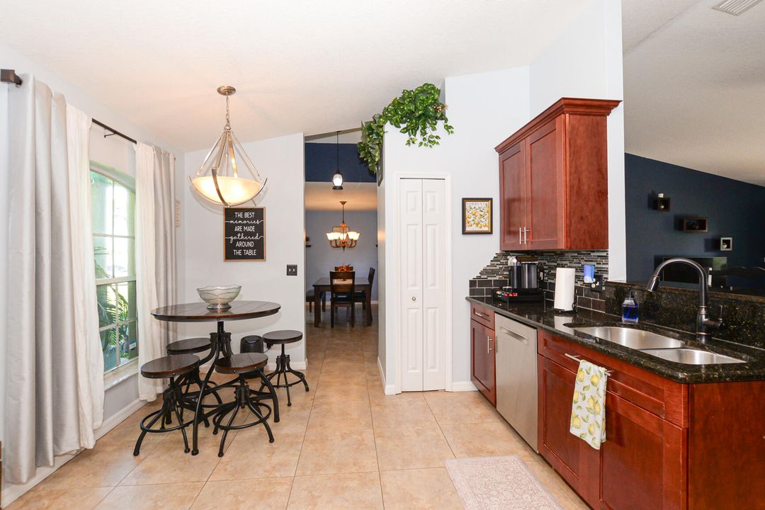 For Sale: $375,000 (3 beds, 2 baths, 1414 Square Feet)