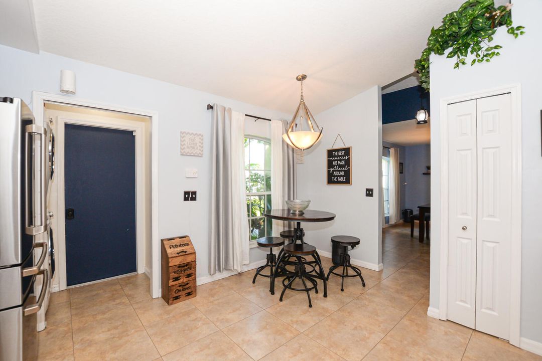 For Sale: $375,000 (3 beds, 2 baths, 1414 Square Feet)