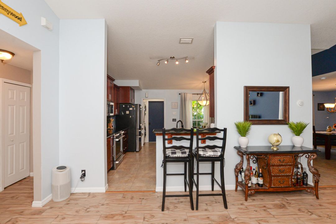 For Sale: $375,000 (3 beds, 2 baths, 1414 Square Feet)