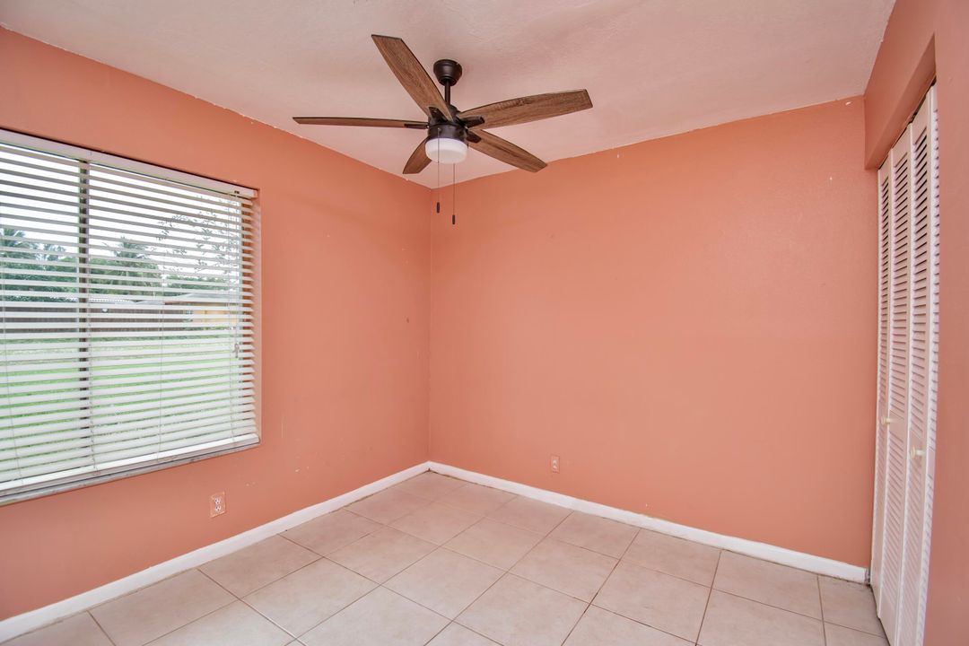 For Sale: $220,000 (2 beds, 1 baths, 877 Square Feet)