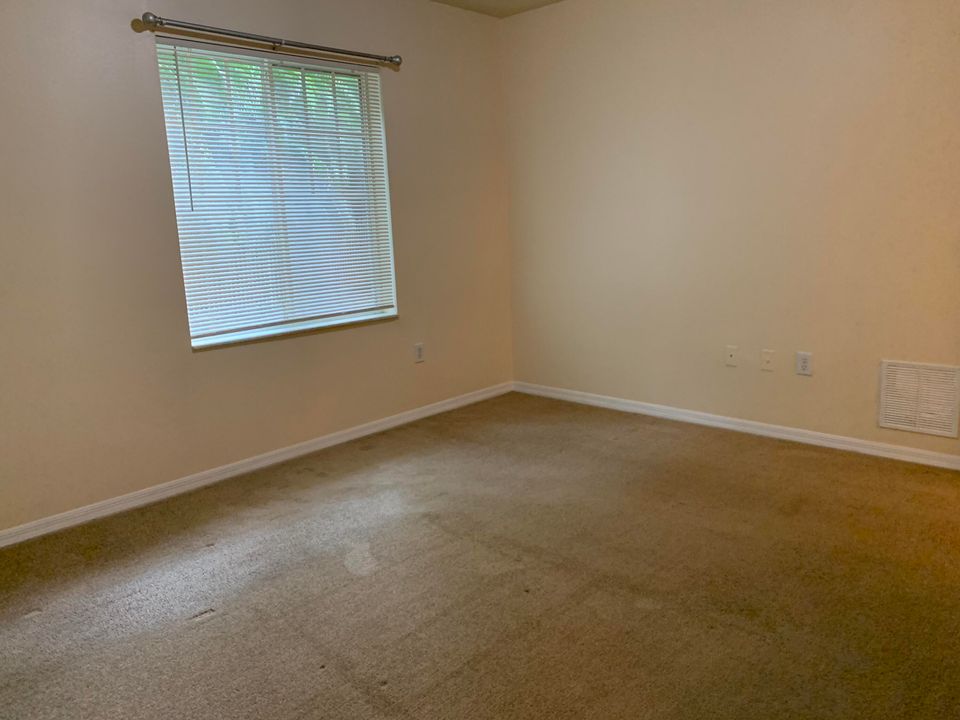 For Rent: $2,175 (2 beds, 2 baths, 1058 Square Feet)