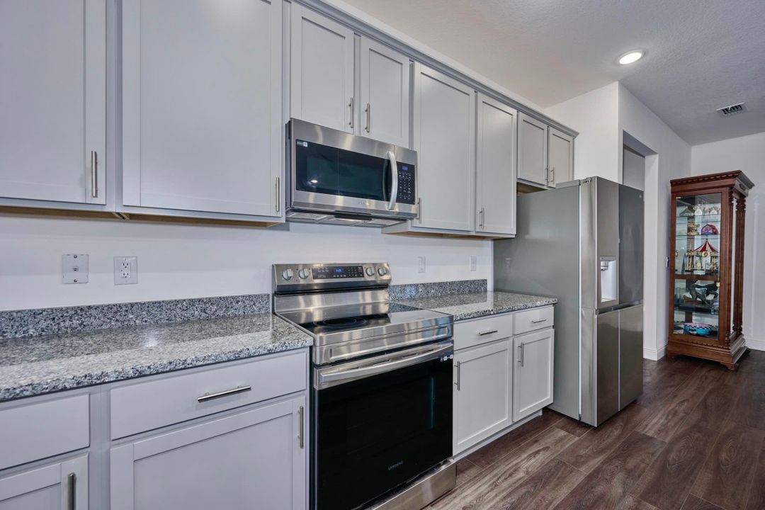 For Sale: $529,000 (3 beds, 2 baths, 2094 Square Feet)