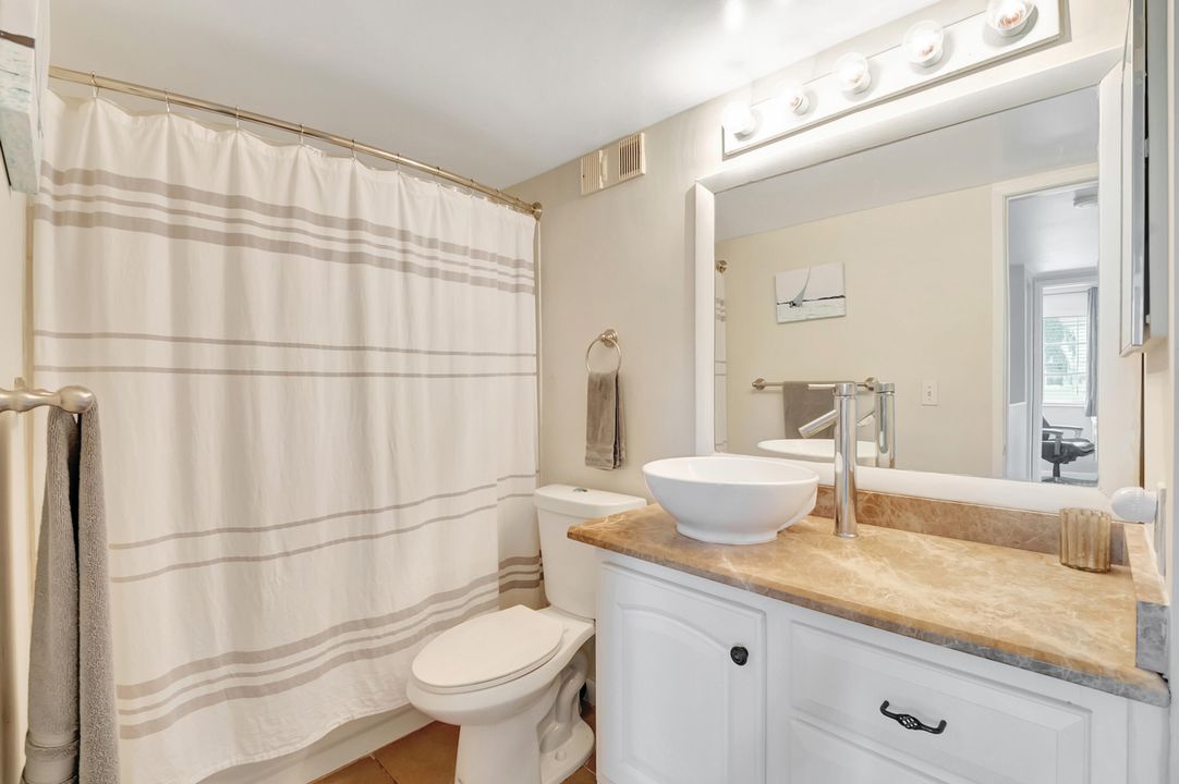 For Sale: $369,000 (3 beds, 2 baths, 1296 Square Feet)