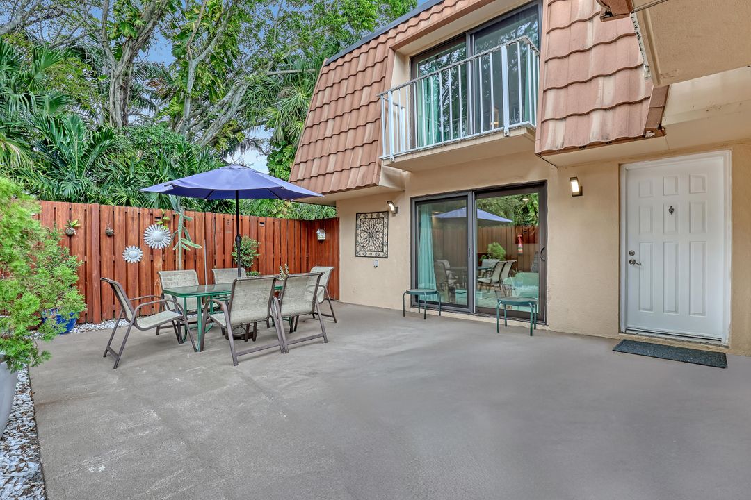 For Sale: $339,000 (2 beds, 2 baths, 1288 Square Feet)