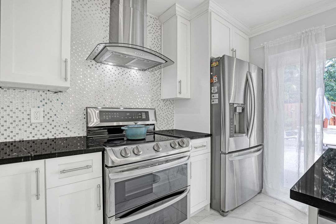 For Sale: $339,000 (2 beds, 2 baths, 1288 Square Feet)