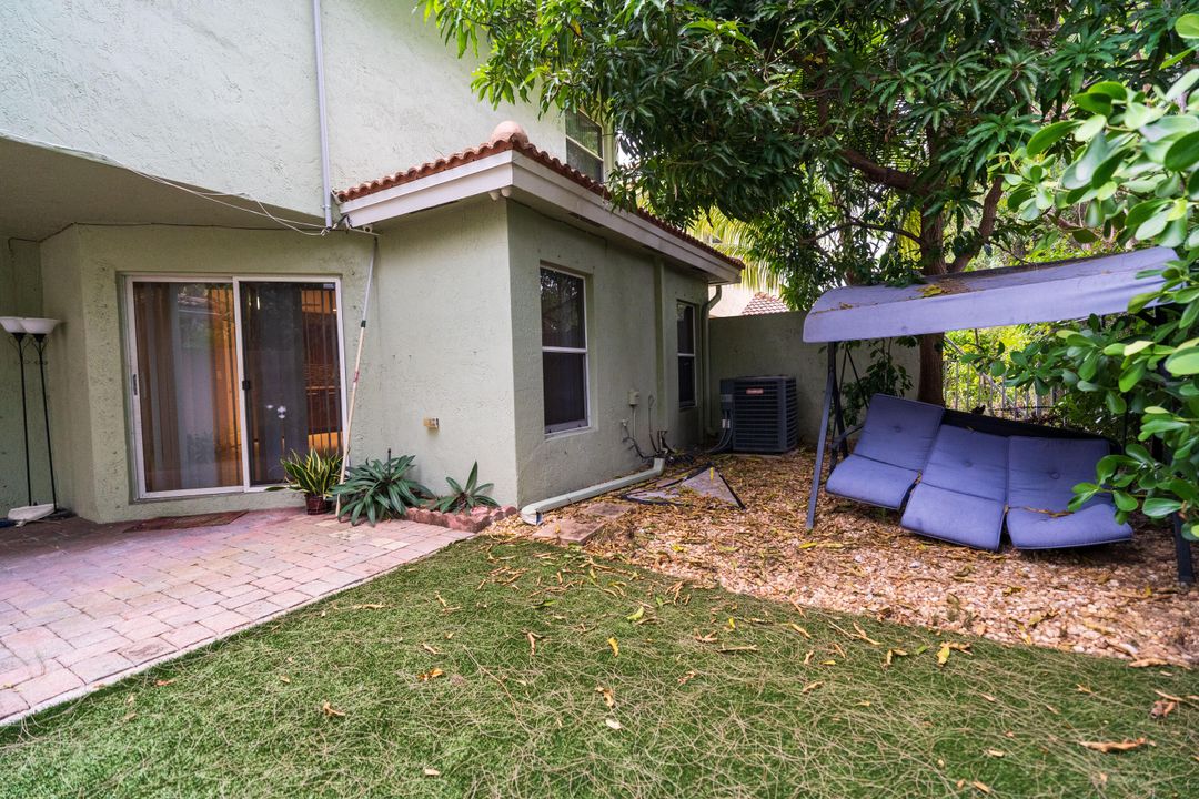 For Sale: $545,000 (4 beds, 2 baths, 2296 Square Feet)