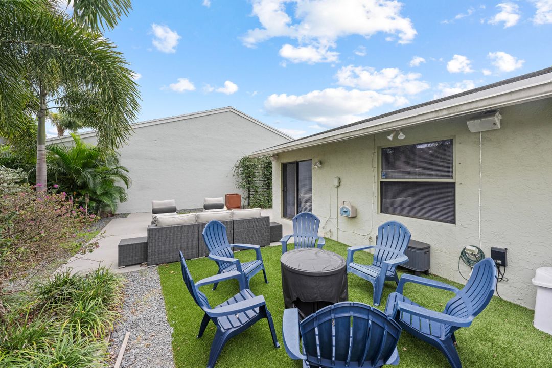 For Sale: $450,000 (3 beds, 2 baths, 1379 Square Feet)