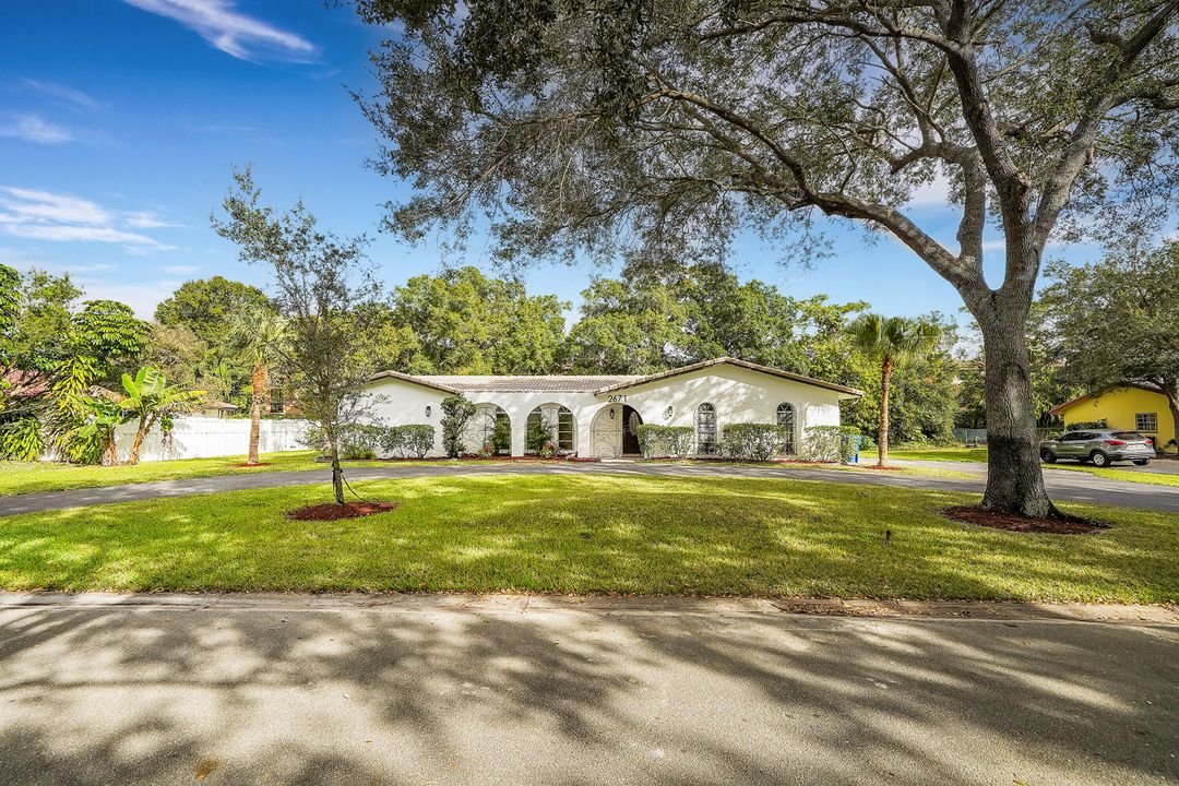 For Sale: $895,000 (4 beds, 2 baths, 2158 Square Feet)