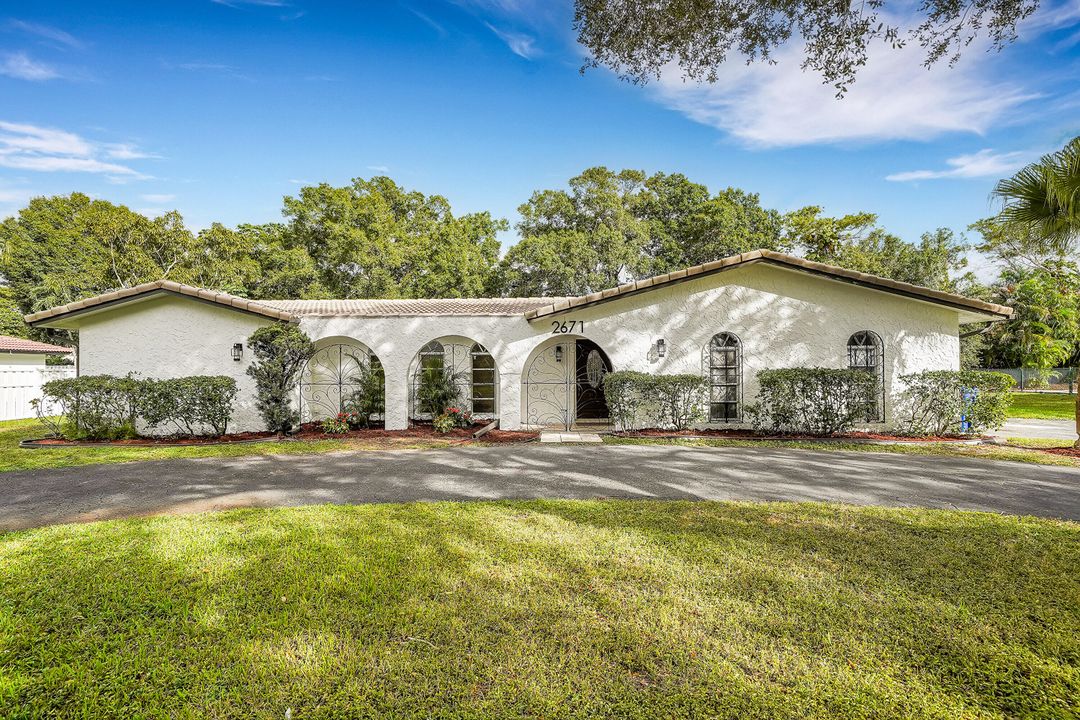 For Sale: $895,000 (4 beds, 2 baths, 2158 Square Feet)