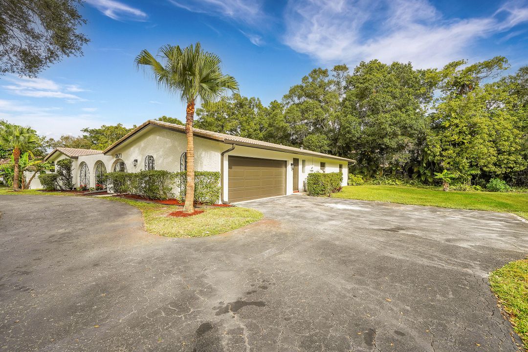 For Sale: $895,000 (4 beds, 2 baths, 2158 Square Feet)