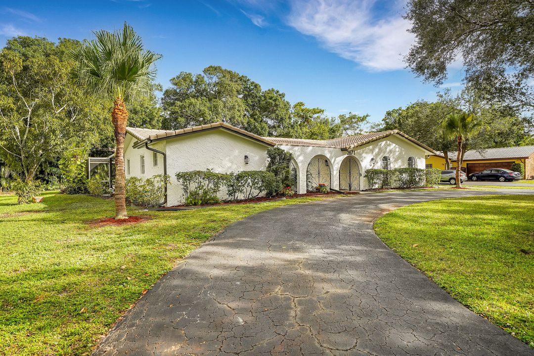 For Sale: $895,000 (4 beds, 2 baths, 2158 Square Feet)