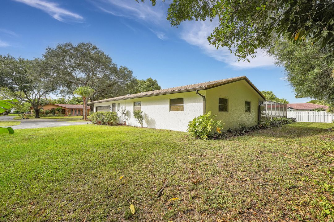 For Sale: $895,000 (4 beds, 2 baths, 2158 Square Feet)