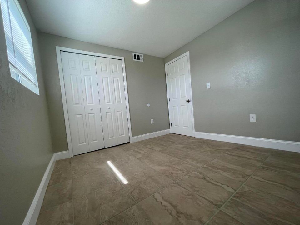 For Rent: $1,400 (2 beds, 1 baths, 528 Square Feet)