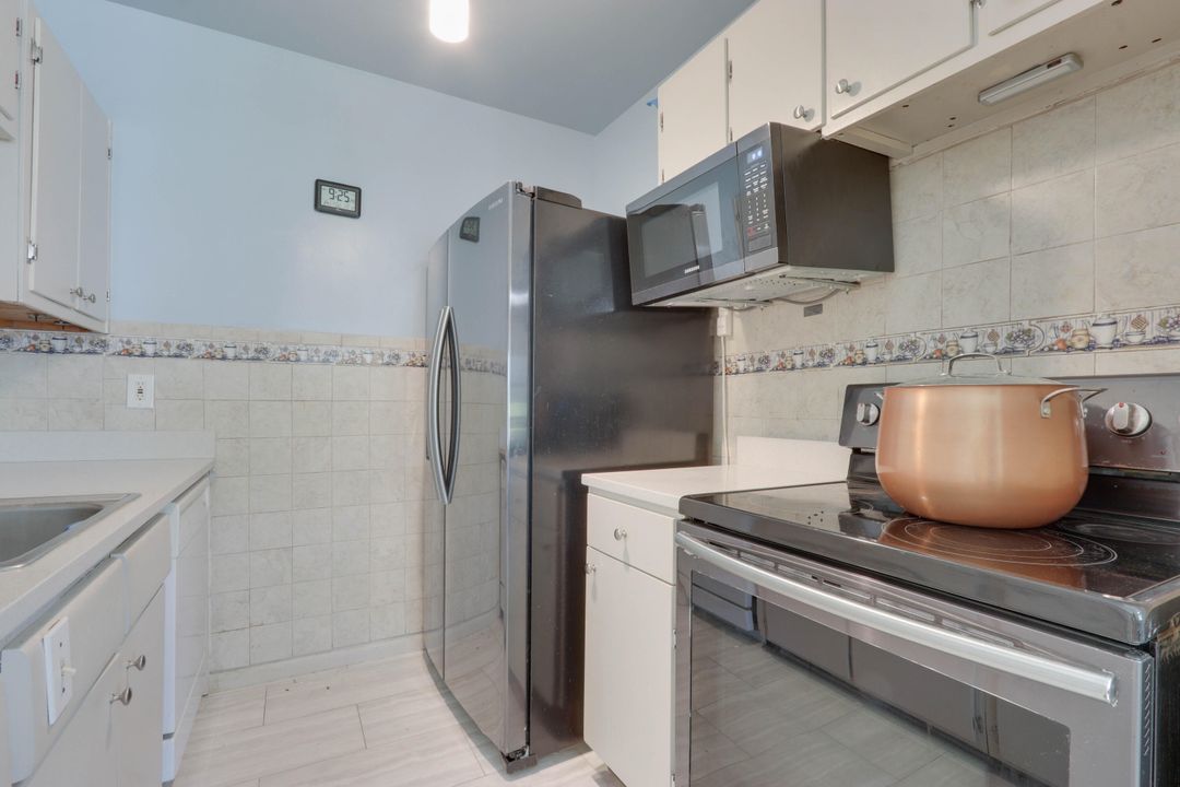 For Sale: $475,000 (4 beds, 2 baths, 1327 Square Feet)