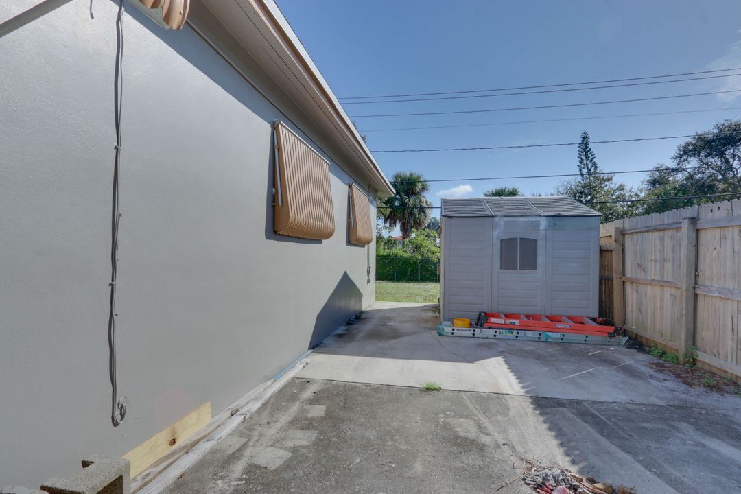 For Sale: $475,000 (4 beds, 2 baths, 1327 Square Feet)