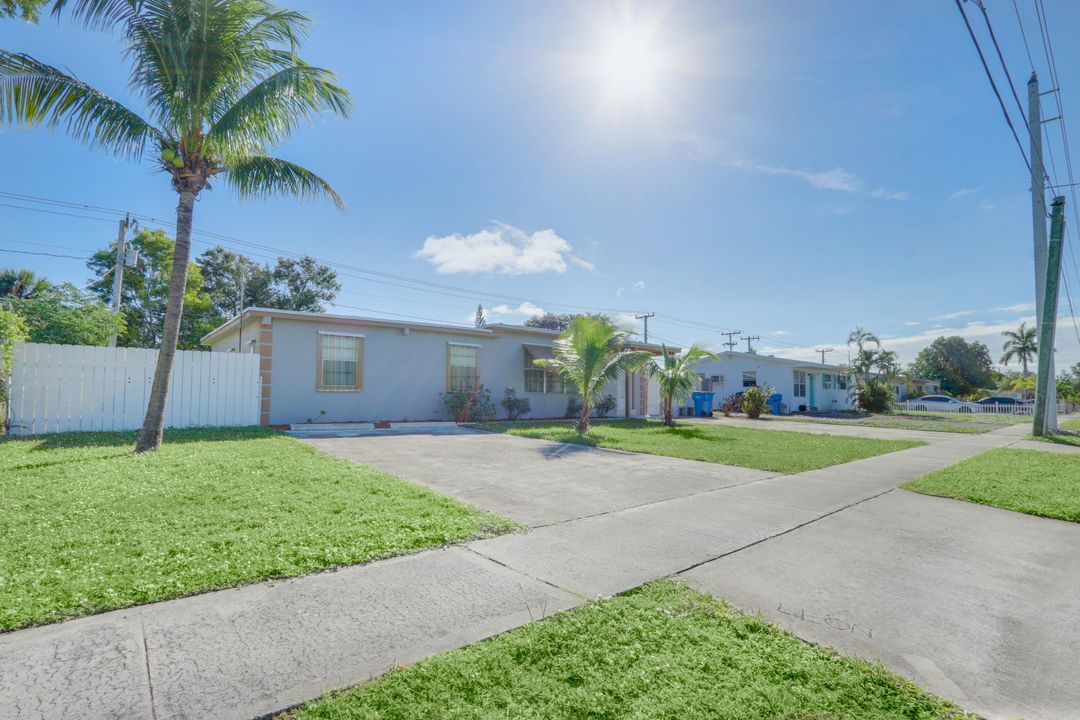 For Sale: $475,000 (4 beds, 2 baths, 1327 Square Feet)