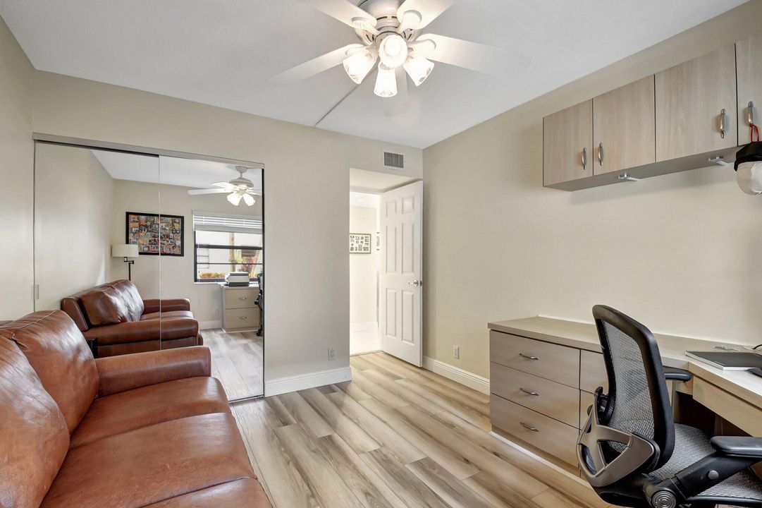 For Sale: $237,000 (2 beds, 2 baths, 1040 Square Feet)