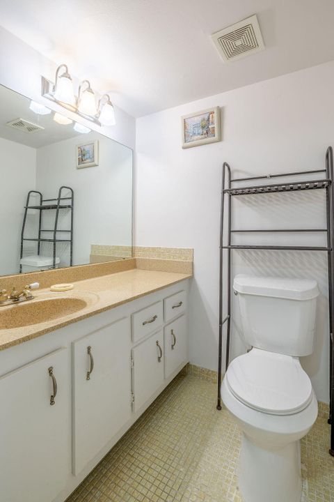 For Sale: $99,000 (1 beds, 1 baths, 928 Square Feet)