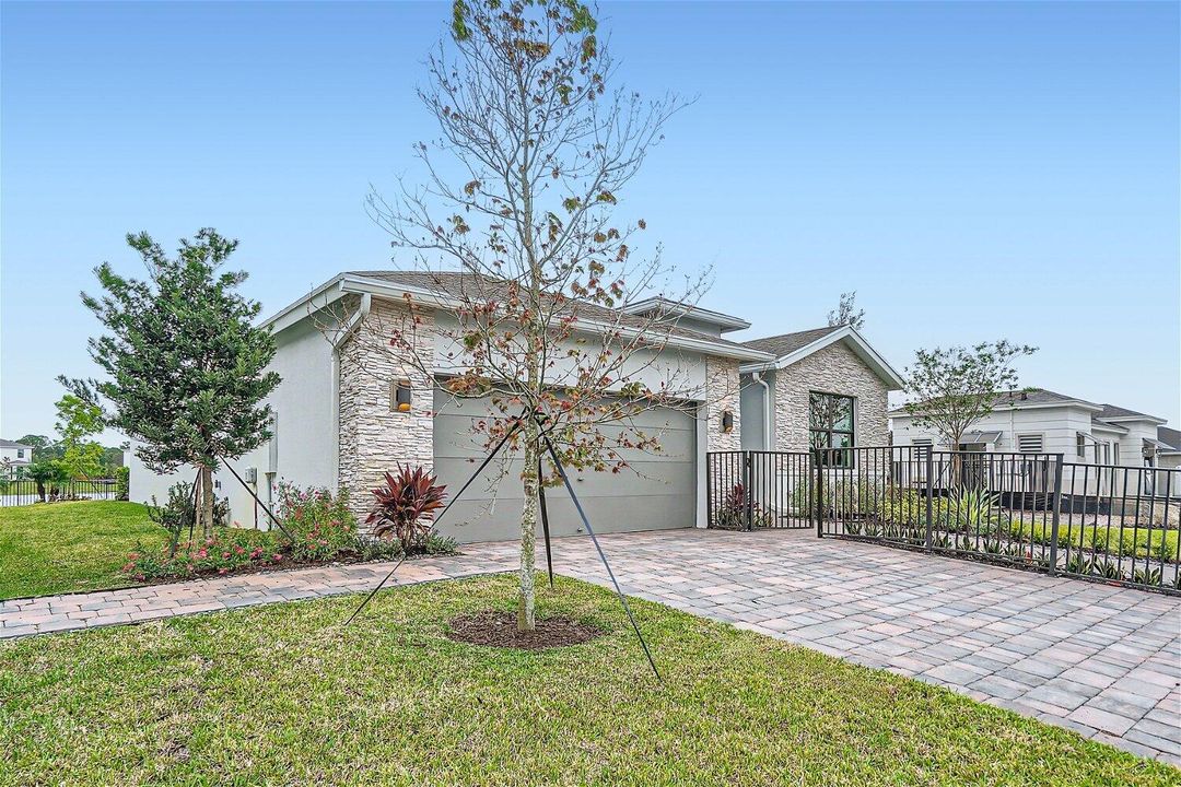 For Sale: $599,000 (4 beds, 2 baths, 2033 Square Feet)