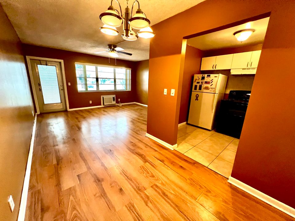 For Rent: $1,325 (1 beds, 1 baths, 532 Square Feet)