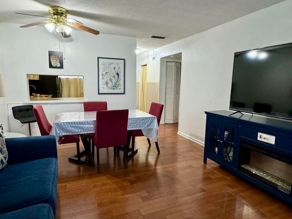 For Sale: $103,000 (1 beds, 1 baths, 774 Square Feet)