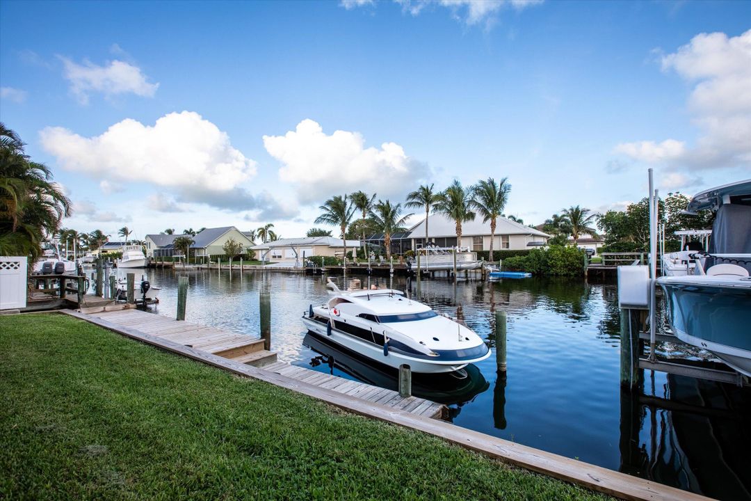 For Sale: $1,275,000 (3 beds, 2 baths, 2129 Square Feet)