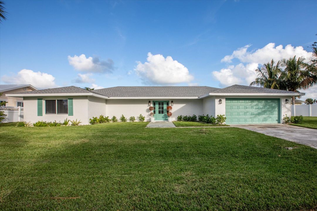 For Sale: $1,275,000 (3 beds, 2 baths, 2129 Square Feet)