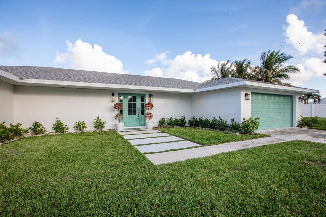 For Sale: $1,275,000 (3 beds, 2 baths, 2129 Square Feet)