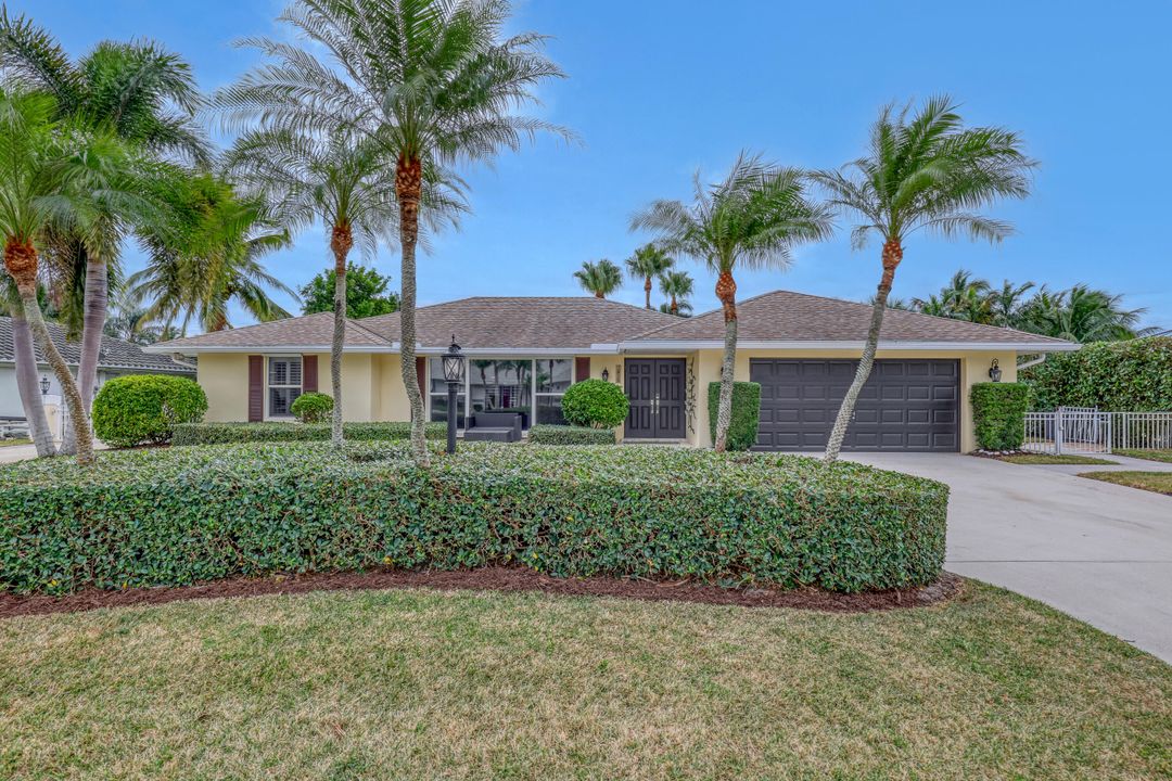 For Sale: $895,000 (4 beds, 2 baths, 2207 Square Feet)