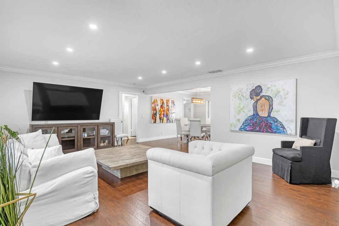 For Sale: $895,000 (4 beds, 2 baths, 2207 Square Feet)