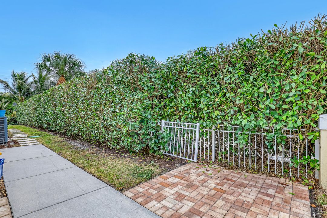 For Sale: $895,000 (4 beds, 2 baths, 2207 Square Feet)