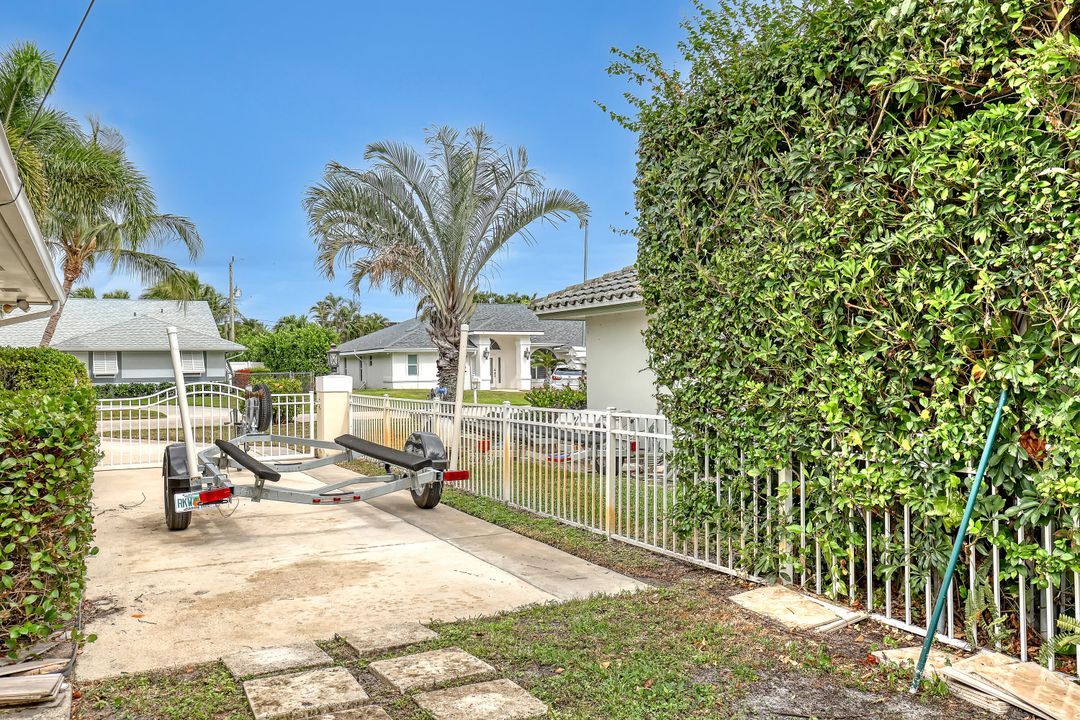 For Sale: $895,000 (4 beds, 2 baths, 2207 Square Feet)