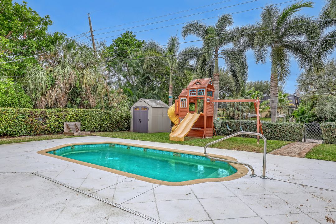 For Sale: $895,000 (4 beds, 2 baths, 2207 Square Feet)