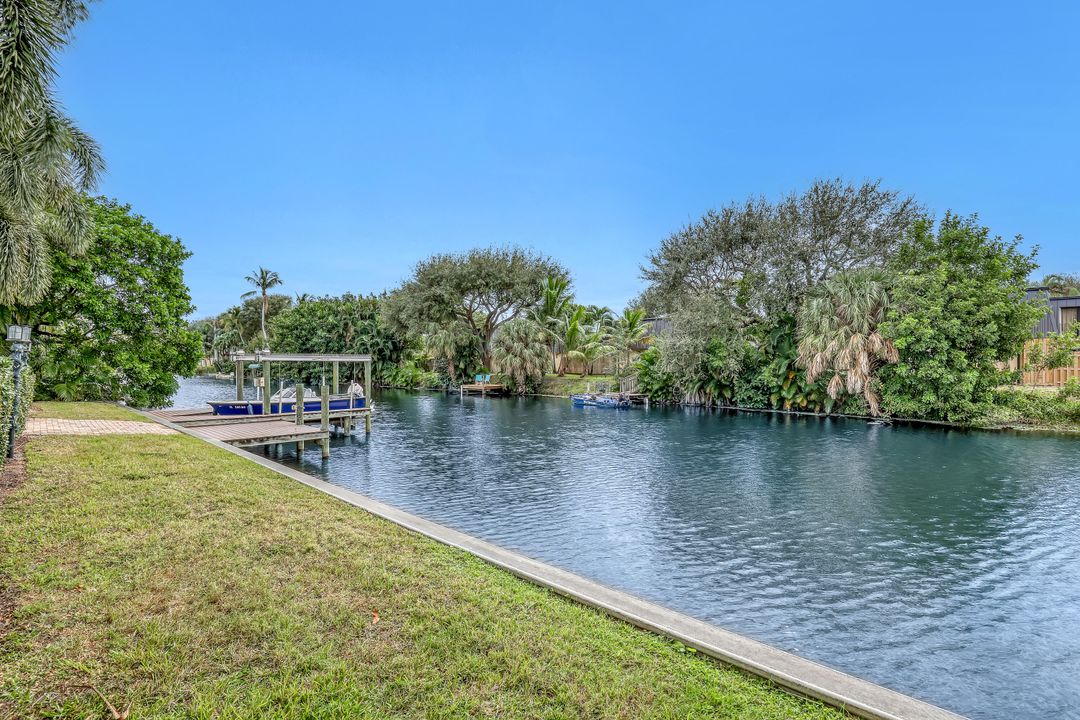 For Sale: $895,000 (4 beds, 2 baths, 2207 Square Feet)