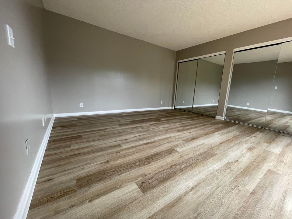 For Rent: $1,900 (2 beds, 2 baths, 1328 Square Feet)