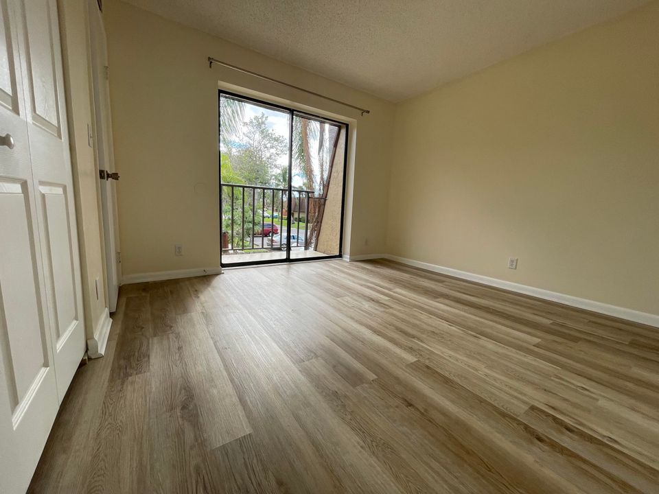 For Rent: $1,900 (2 beds, 2 baths, 1328 Square Feet)