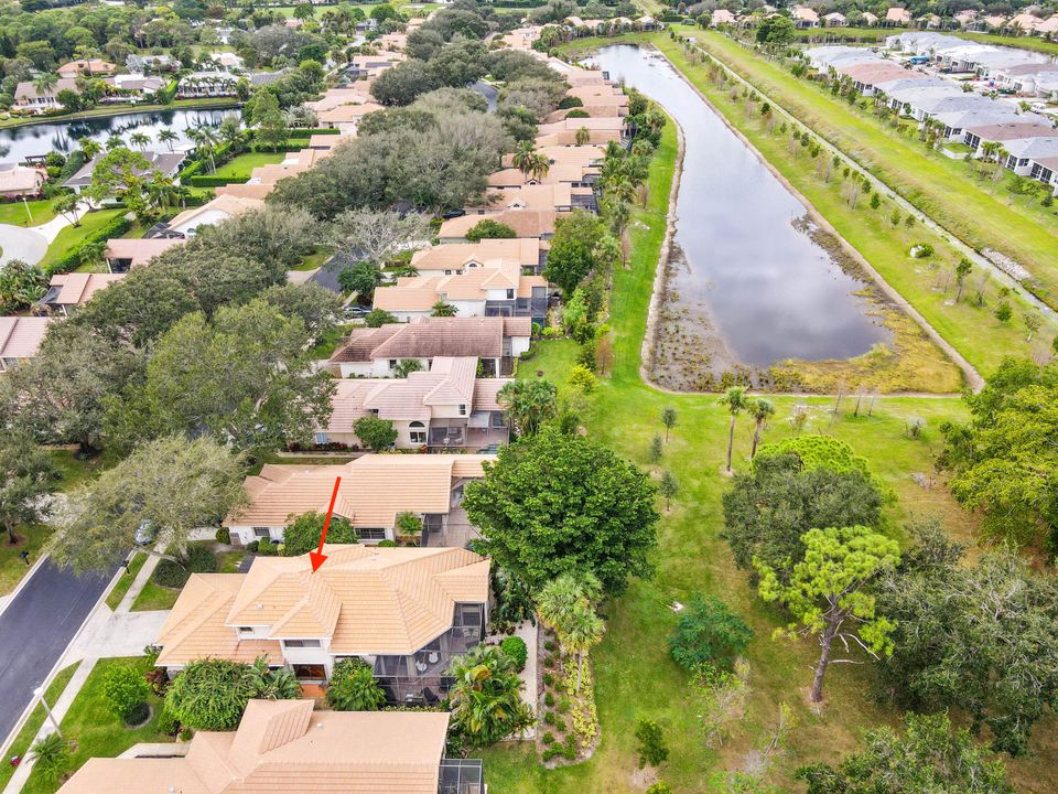 For Sale: $765,000 (3 beds, 2 baths, 2160 Square Feet)