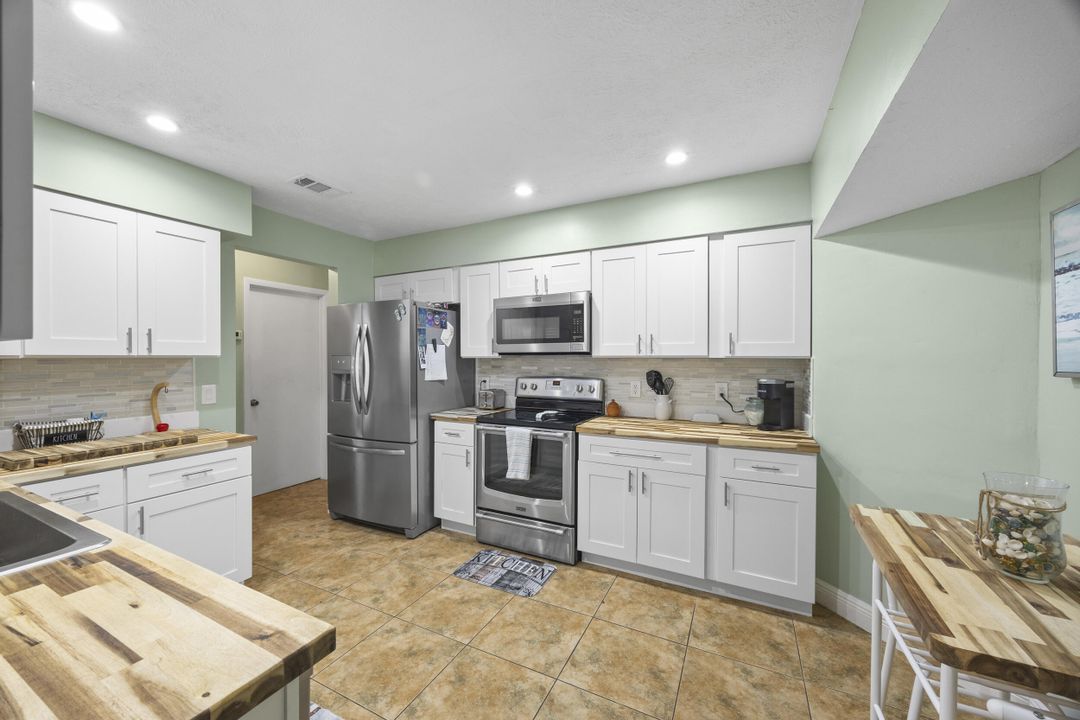 For Sale: $399,900 (4 beds, 2 baths, 1343 Square Feet)