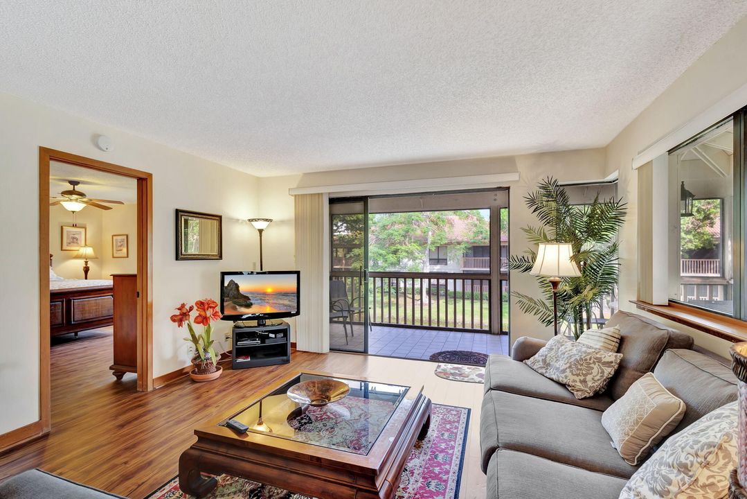 For Sale: $459,000 (2 beds, 2 baths, 1366 Square Feet)