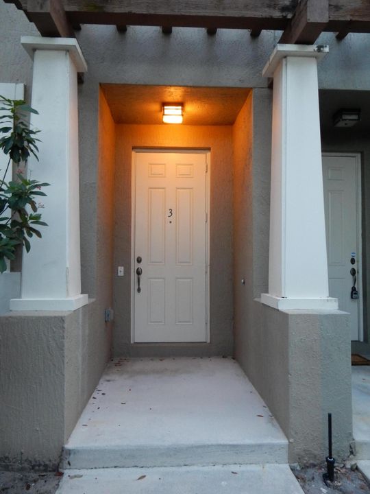 For Rent: $2,575 (2 beds, 2 baths, 1448 Square Feet)