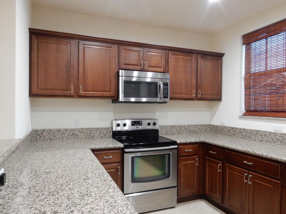 For Rent: $2,575 (2 beds, 2 baths, 1448 Square Feet)